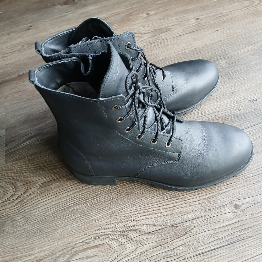 FORMA CRYSTAL DRY Black Leather Moto Boots - Picture 5 of 7
